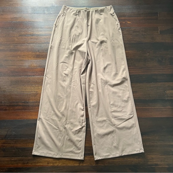 NWT Old Navy Powersoft high-rise, wide leg pants black - Picture 2 of 7